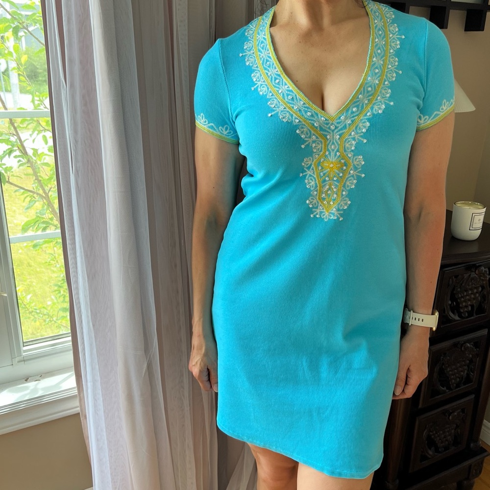 NWT V-Neck Turquoise Ribbed T-Shirt Dress with Appliqué Details